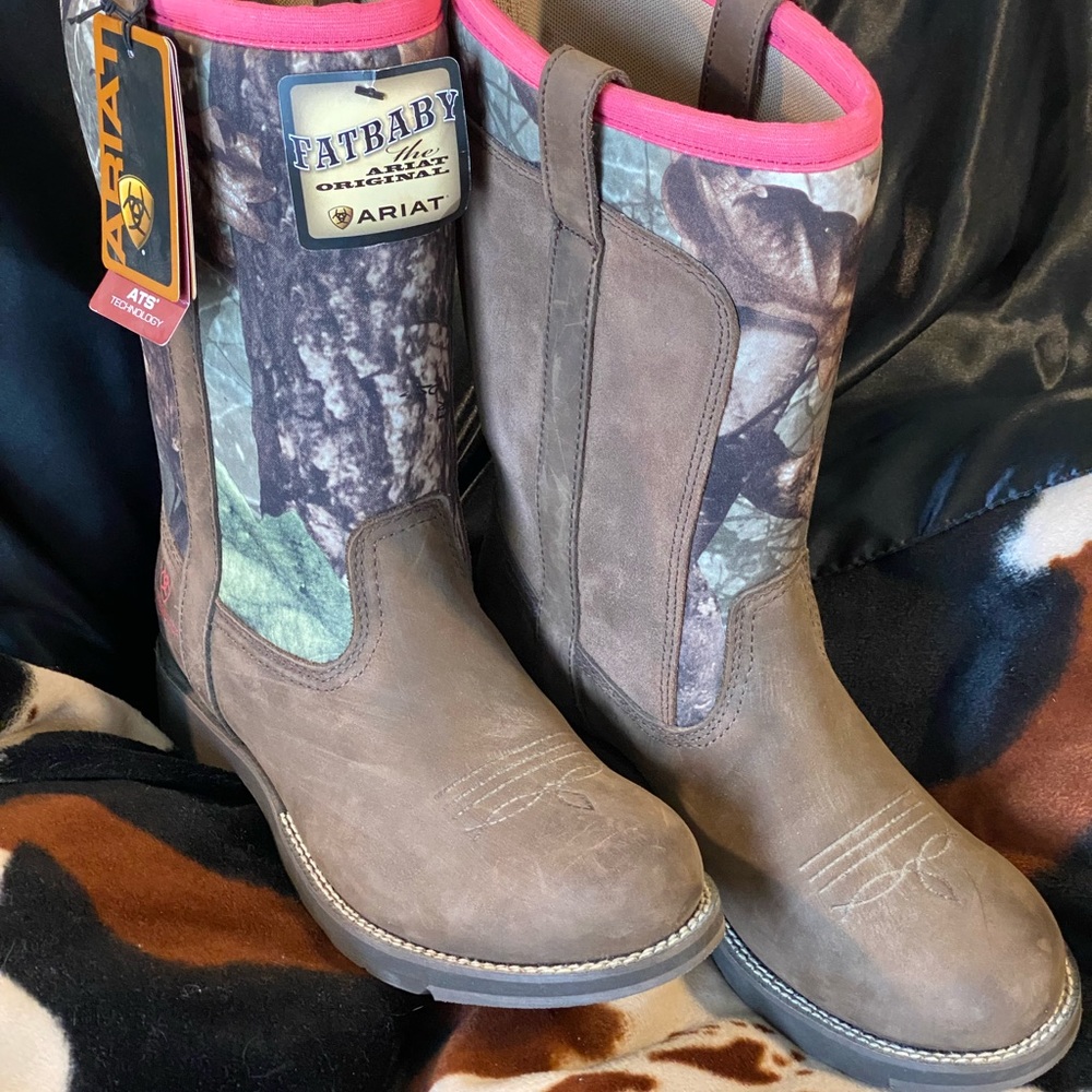 NWT Ariat fat baby insulated cowboy boots. 7.5 8.5B como